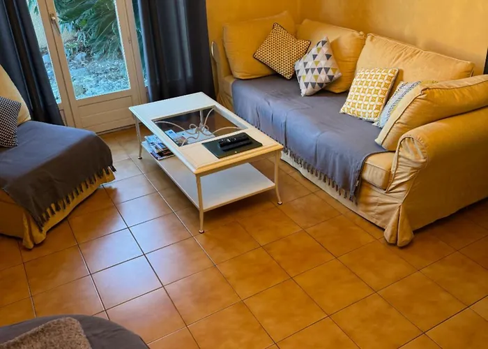 Дом отдыха Proche De Collioure Maison Au Calme Avec *