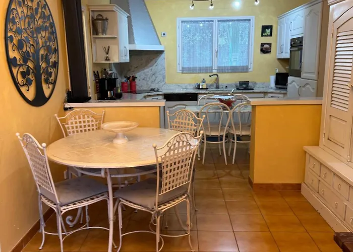 Дом отдыха Proche De Collioure Maison Au Calme Avec *