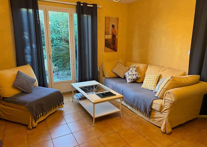 Дом отдыха Proche De Collioure Maison Au Calme Avec Saint-Andre (Aude)